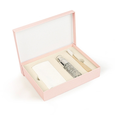 BOITE COFFRET AVEC SPRAY BROSSE ET LINGETTE