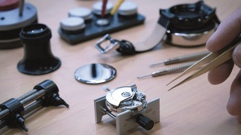 Les piles de montres, piles standards, batteries et accumulateurs du Comptoir Niçois, grossiste de piles pour les professionnels